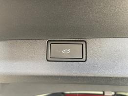 Volkswagen Tiguan R-Line 193PS TDI 4M Black+AHK+Stdhz+360°+Leder+IQ.Light+Drive+HUD+Harman+Pano 