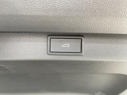 Skoda Karoq Selection 150PS TDI DSG 4x4 AHK+Navi+ACC+Kamera+Sitzheiz+eHeck+GV5 