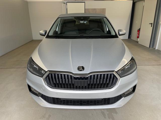 Skoda Fabia - Selection 115PS DSG Alu+AHK+Kessy+Kamera+GV5+Sitzheiz