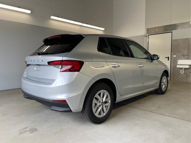 Skoda / Fabia / Silber / / / 115PS DSG Alu+AHK+Kessy+Kamera+GV5+Sitzheiz