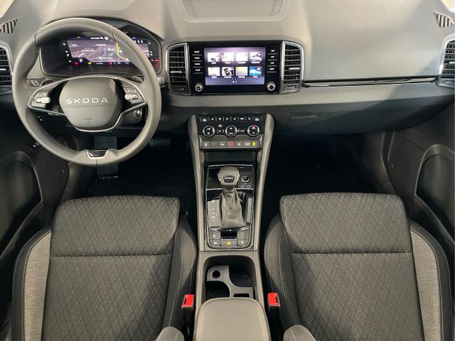 Skoda / Karoq / Silber / / / 150PS TSI DSG Navi+ACC+AHK+Kessy+Kamera+Sitzheiz+eHeck+GV5