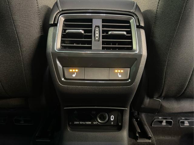 Skoda / Karoq / Silber / / / 150PS TSI DSG Navi+ACC+AHK+Kessy+Kamera+Sitzheiz+eHeck+GV5