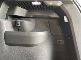 Skoda Karoq Selection 150PS TSI DSG Navi+ACC+AHK+Kessy+Kamera+Sitzheiz+eHeck+GV5 