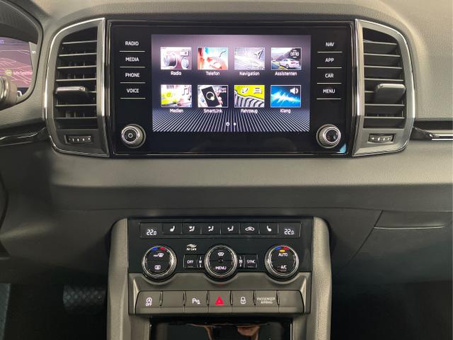 Skoda / Karoq / Blau / / / 150PS TSI DSG Navi+ACC+AHK+Kessy+Kamera+Sitzheiz+eHeck+GV5