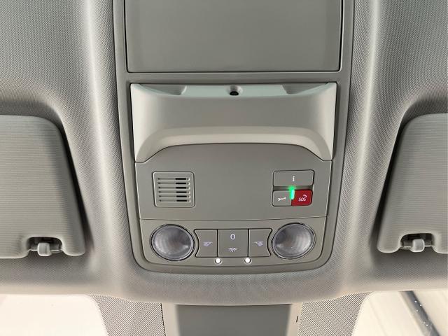 Skoda / Karoq / Blau / / / 150PS TSI DSG Navi+ACC+AHK+Kessy+Kamera+Sitzheiz+eHeck+GV5