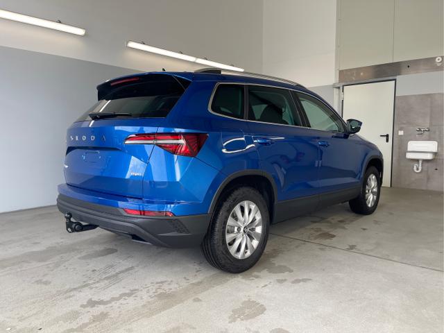 Skoda / Karoq / Blau / / / 150PS TDI DSG 4x4 AHK+Navi+ACC+Kamera+Sitzheiz+eHeck+GV5