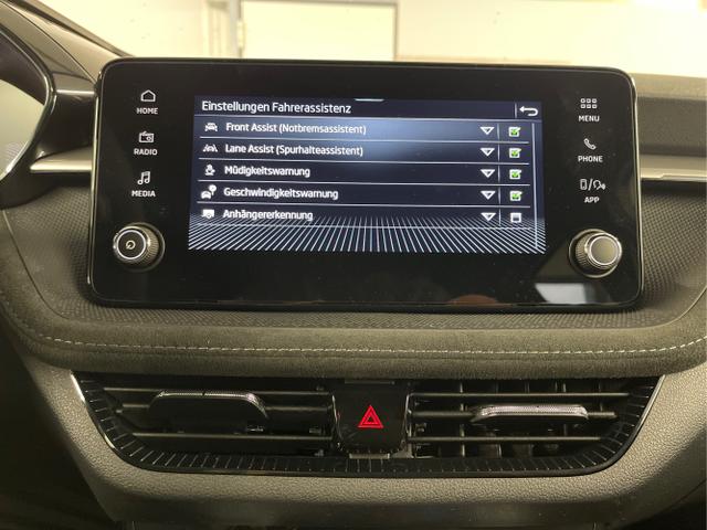 Skoda / Fabia / Blau / / / Selection 115PS DSG AHK+Dynamic+Kamera+Kessy+Alu16+Sitzheiz+Climatron+PDCvohi 