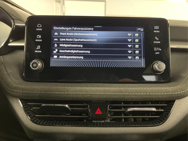 Skoda / Fabia / Weiß / / / Selection 115PS DSG Dynamic+Kamera+Kessy+Alu16+Sitzheiz+Climatronic+PDCvo+hi 