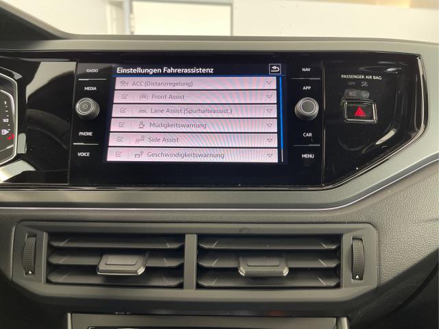 Volkswagen / Taigo / Grau / / / 115PS DSG Kessy+AHK+Navi