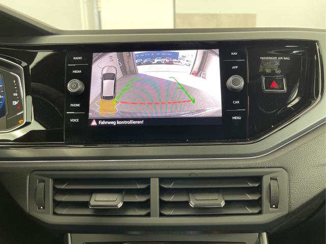 Volkswagen / Taigo / Grau / / / 115PS DSG Kessy+AHK+Navi