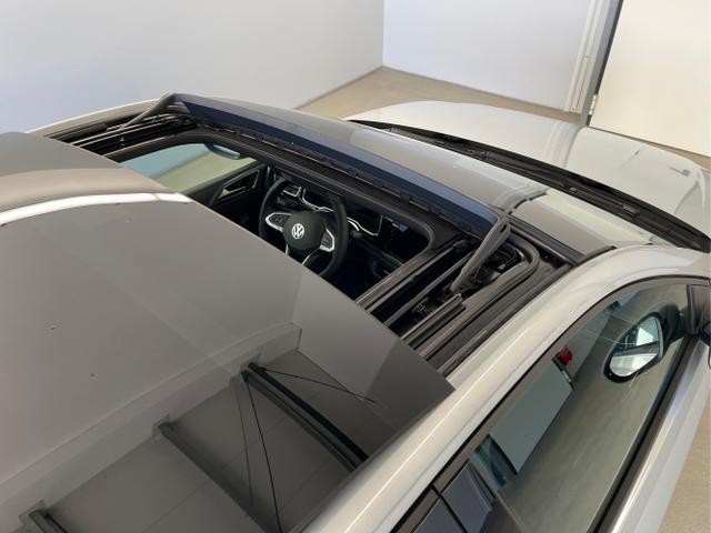 Volkswagen / Taigo / Silber / / / 150PS DSG Pano+IQ.Light+Discover Pro