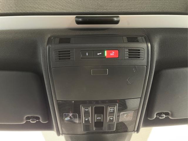 Volkswagen / Taigo / Silber / / / 150PS DSG Pano+IQ.Light+Discover Pro