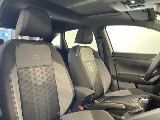 Volkswagen / Taigo / Silber / / / 150PS DSG Pano+IQ.Light+Discover Pro