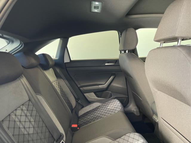 Volkswagen / Taigo / Silber / / / 150PS DSG Pano+IQ.Light+Discover Pro