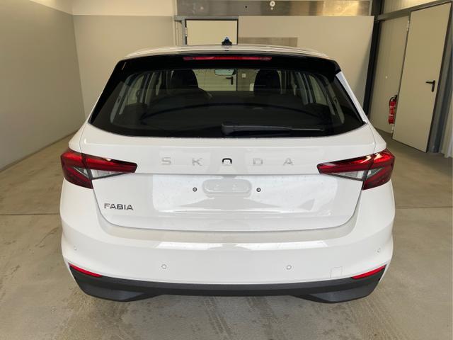 Skoda / Fabia / Weiß / / / 95PS Sitzheizung+4 Jahre Garantie