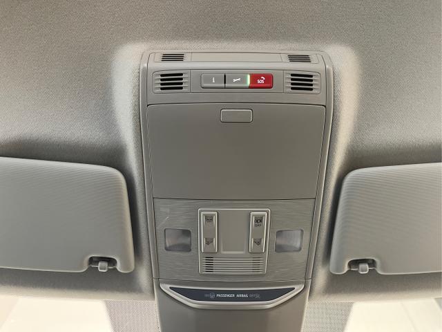 Skoda / KAMIQ / Schwarz / / / 115PS AHK+Kessy