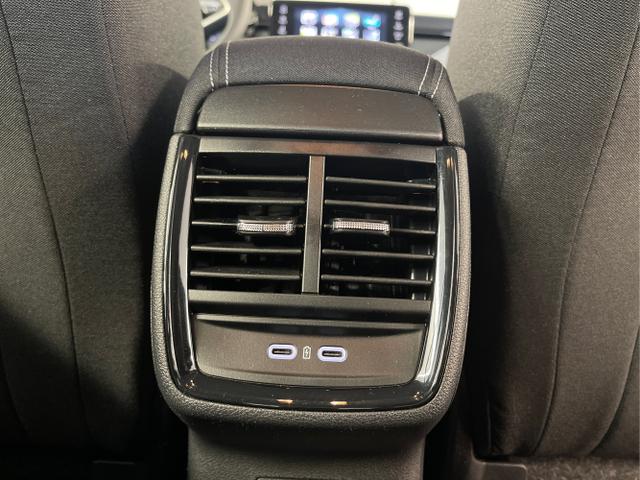 Skoda / KAMIQ / Blau / / / 115PS AHK+Kessy