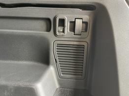 Volkswagen Touran Comfortline 1.5 TSI DSG 7Sitz+AHK+IQ.Light+Kamera+Navi+eHeck+Keyless+Sitzheiz 