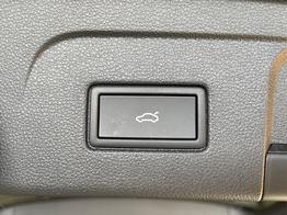 Volkswagen Touran Comfortline 1.5 TSI DSG 7Sitz+AHK+IQ.Light+Kamera+Navi+eHeck+Keyless+Sitzheiz 