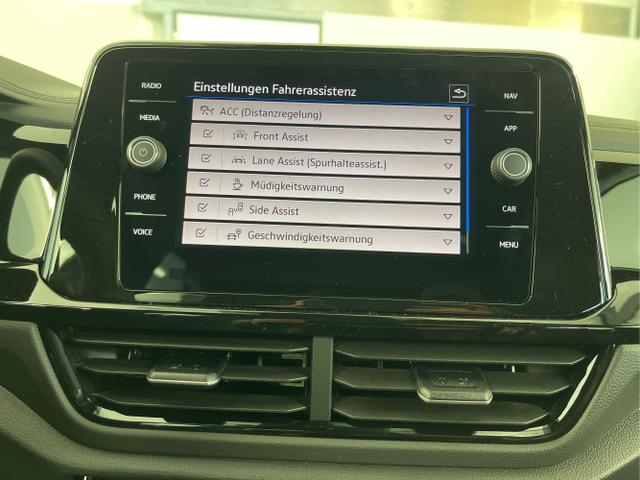 Volkswagen / T-Roc / Grau / / / 2.0 TSI 140kW / 190PS DSG 4M AHK+Black+Matrix+ACC+Navi