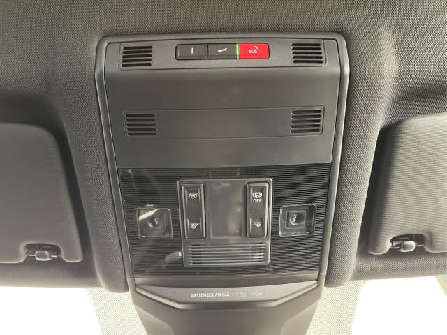 Volkswagen / T-Roc / Grau / / / 2.0 TSI 140kW / 190PS DSG 4M AHK+Black+Matrix+ACC+Navi