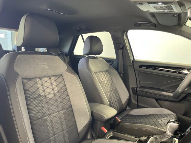 Volkswagen / T-Roc / Grau / / / 2.0 TSI 140kW / 190PS DSG 4M AHK+Black+Matrix+ACC+Navi