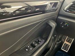 Volkswagen T-Roc R-Line 190PS 4M DSG Pano+AHK+Black+IQ.Light+IQ.Drive+eHeck+Kamera+Alu19 
