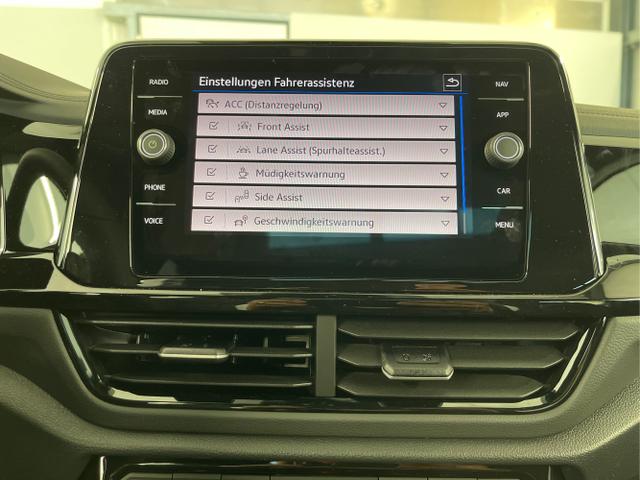 Volkswagen / T-Roc / Grau / / / 190PS 4M DSG Pano+AHK+Black+IQ.Light+IQ.Drive+eHeck+Kamera+Alu19