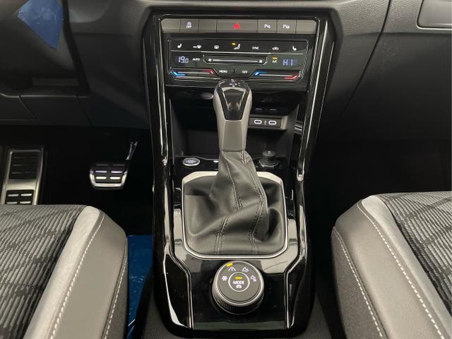 Volkswagen / T-Roc / Blau / / / 190PS 4M DSG Pano+AHK+Black+IQ.Light+IQ.Drive+eHeck+Kamera+Alu19