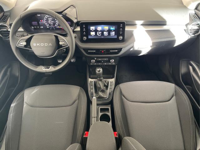 Skoda / Fabia / Weiß / / / 95PS Sitzheiz+Climatronic+SmartLink+LED+PDC+Touchscreen