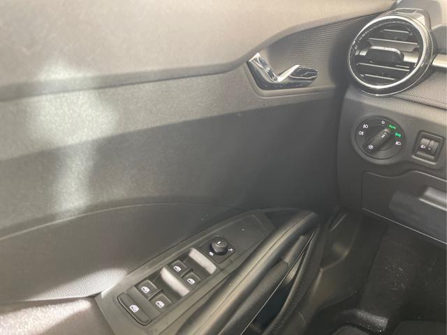 Skoda / Fabia / Weiß / / / 95PS Sitzheiz+Climatronic+SmartLink+LED+PDC+Touchscreen