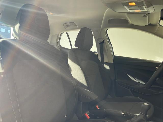 Skoda / Fabia / Weiß / / / 95PS Sitzheiz+Climatronic+SmartLink+LED+PDC+Touchscreen