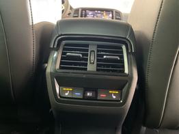 Skoda Karoq Sportline TSI 4x4 360°+19 Zoll+Navi+AHK+360°+ACC+Frontscheibe beheizbar+Travel Assist 