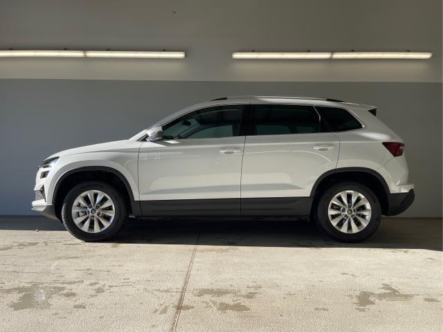 Skoda / Karoq / Weiß / / / 150PS TDI DSG 4x4 AHK+Navi+ACC+Kamera+Sitzheiz+eHeck+GV5