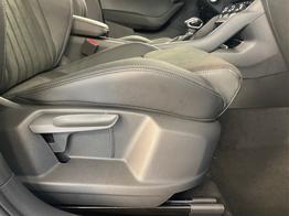 Skoda Karoq Sportline TSI 4x4 360°+19 Zoll+Navi+AHK+360°+ACC+Frontscheibe beheizbar+Travel Assist 