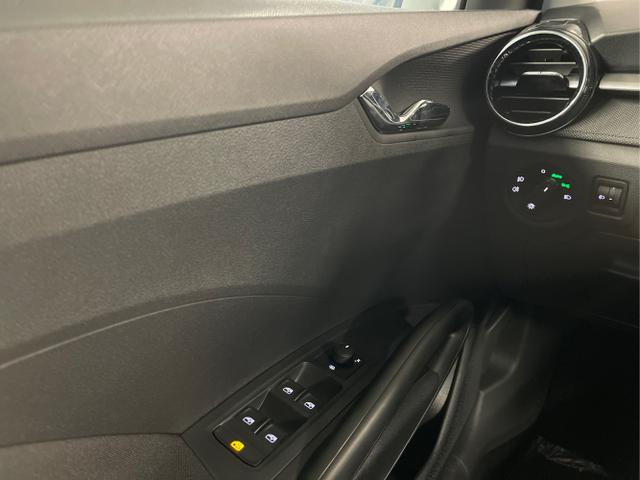 Skoda / Fabia / Weiß / / / 115PS AHK+Kessy+Kamera