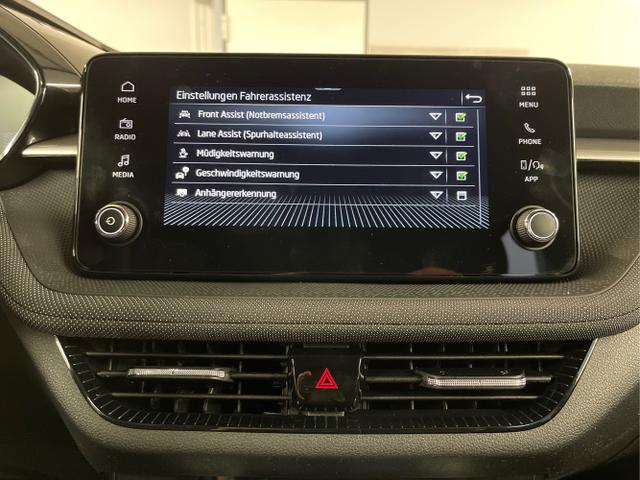 Skoda / Fabia / Weiß / / / 115PS AHK+Kessy+Kamera