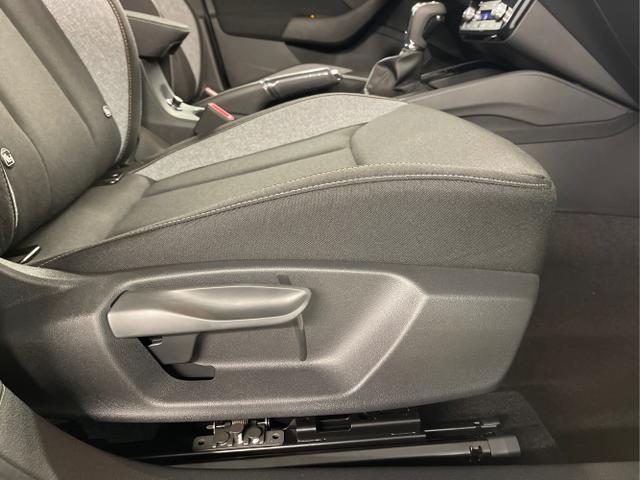 Skoda / KAMIQ / Weiß / / / 115PS DSG Matrix+AHK+Kamera+PDC vor+hi+Kessy+Sitzheizung+GVL