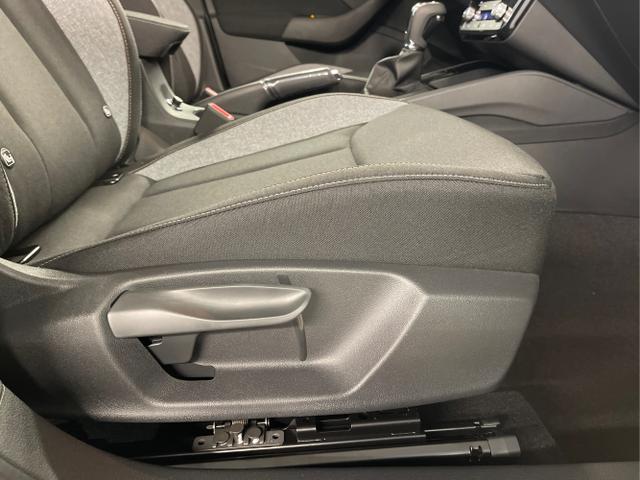 Skoda / KAMIQ / Grau / / / 115PS DSG Matrix+AHK+Kamera+PDC vor+hi+Kessy+Sitzheizung+GVL