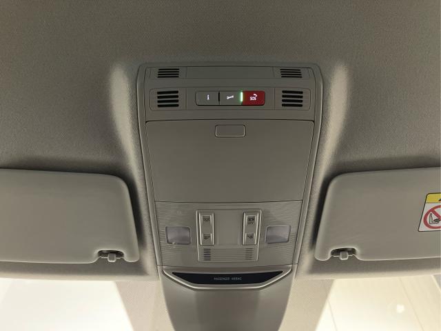 Skoda / KAMIQ / Blau / / / 115PS DSG Matrix+AHK+Kamera+PDC vor+hi+Kessy+Sitzheizung+GVL