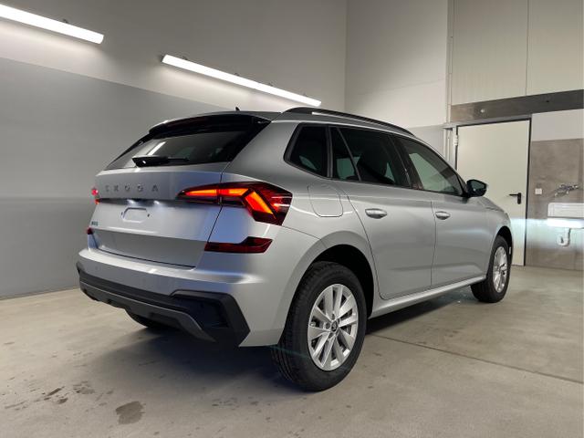 Skoda / KAMIQ / Silber / / / 115PS DSG Matrix+AHK+Kamera+PDC vor+hi+Kessy+Sitzheizung+GVL