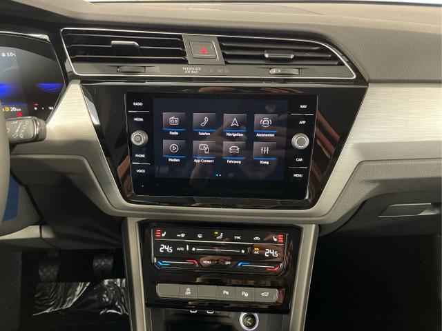Volkswagen / Touran / Schwarz / / / 7Si+IQ.Light+TrailerAss+Cam