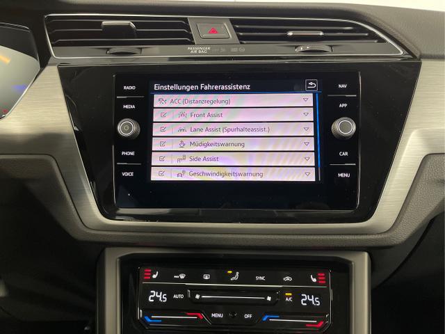 Volkswagen / Touran / Schwarz / / / 7Si+IQ.Light+TrailerAss+Cam