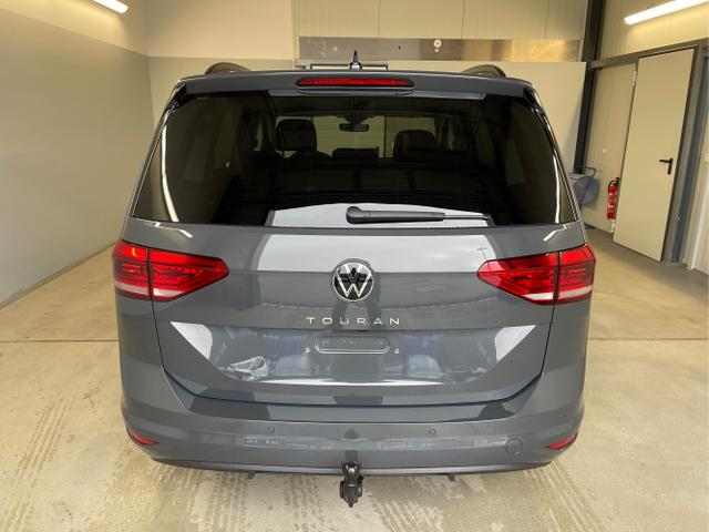 Volkswagen / Touran / Grau / / / 7Si+IQ.Light+TrailerAss+Cam