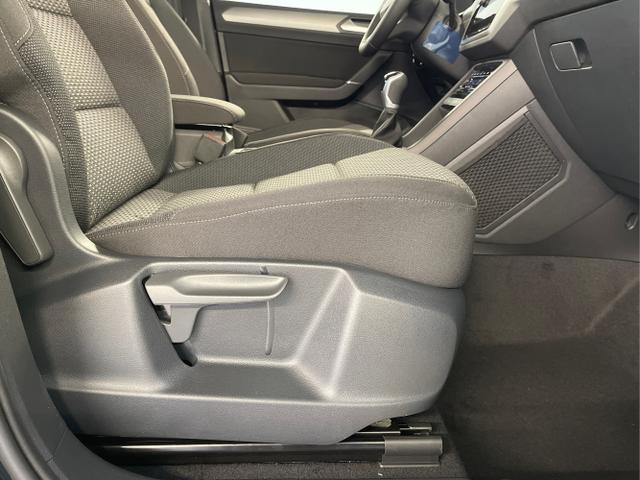 Volkswagen / Touran / Grau / / / 7Si+IQ.Light+TrailerAss+Cam