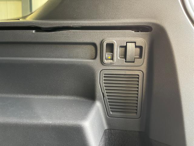 Volkswagen / Touran / Grau / / / 7Si+IQ.Light+TrailerAss+Cam