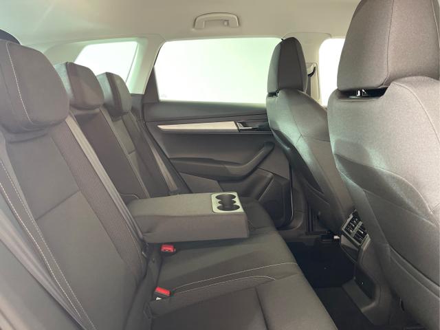 Skoda / Karoq / Blau / / / 150PS DSG AHK+Kamera+ACC+Kessy+Kamera+ParkPilot vo+hi+App