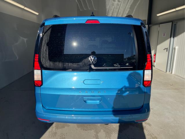 Volkswagen / Caddy / Blau / / / 115PS DSG AHK+7 Sitze+Assistenzpaket