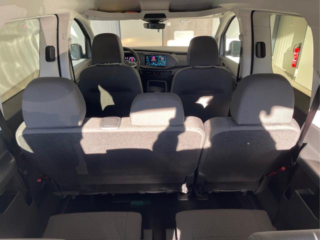 Volkswagen / Caddy / Grau / / / 115PS DSG AHK+7 Sitze+Assistenzpaket