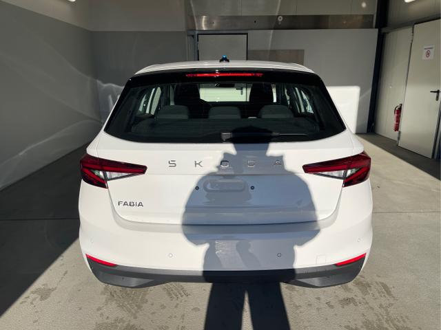 Skoda / Fabia / Weiß / / / 95PS Sitzheizung+Lenkradheizung+App-Connect+GRA+GVL+ParkPilot